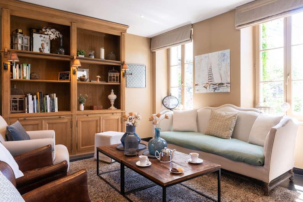 Hotel Traiteur Les Ormes, The Originals Relais 바르네빌카테레 시설 사진