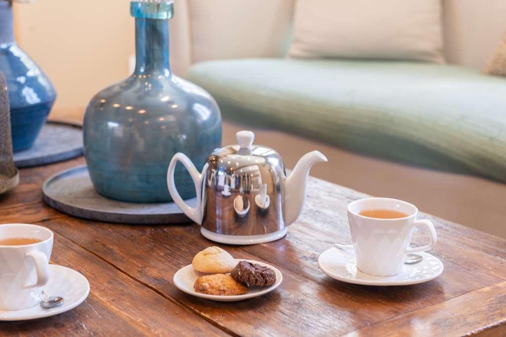 Hotel Traiteur Les Ormes, The Originals Relais 바르네빌카테레 시설 사진