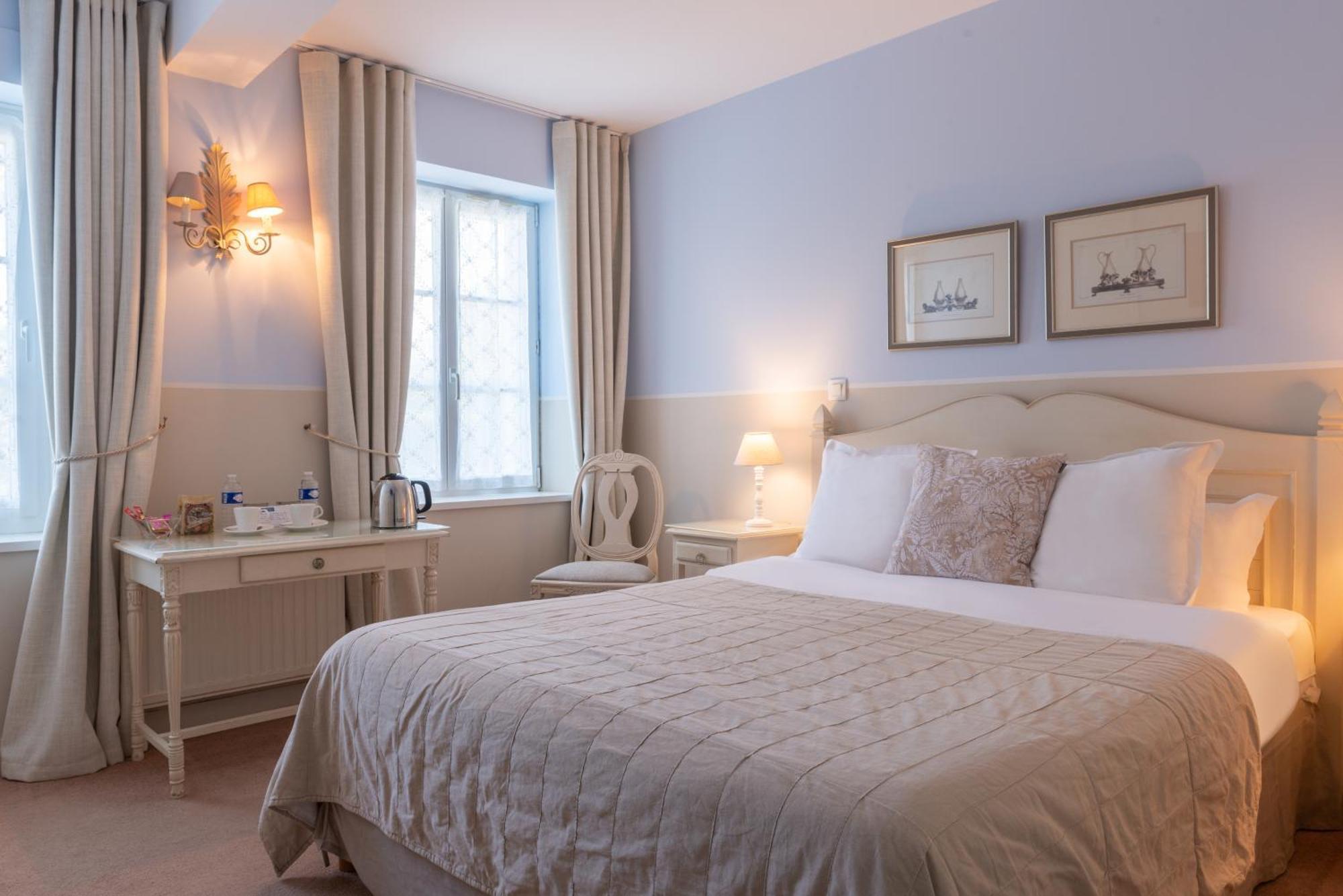 Hotel Traiteur Les Ormes, The Originals Relais 바르네빌카테레 외부 사진