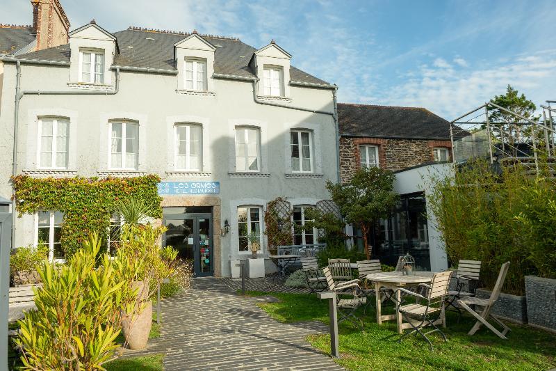 Hotel Traiteur Les Ormes, The Originals Relais 바르네빌카테레 외부 사진